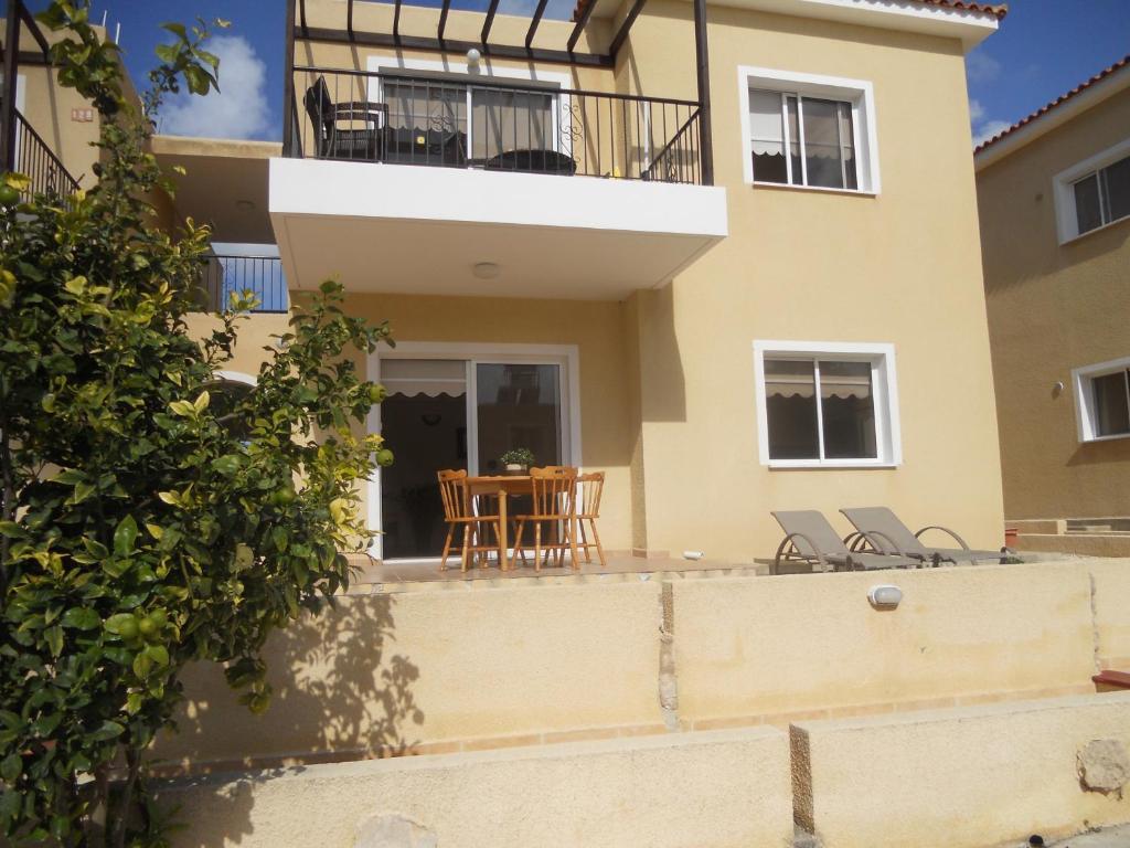 Sirena Sunrise Prestige Apartments Paphos Exterior photo