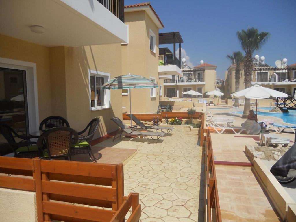 Sirena Sunrise Prestige Apartments Paphos Exterior photo